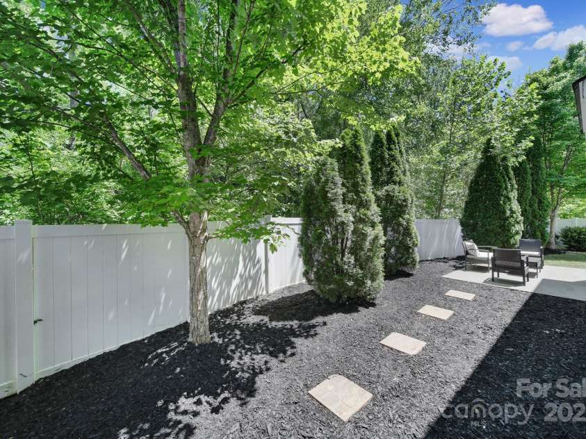 861 Watling Street, Fort Mill, SC 29715.  MLS# CAR4246514, YatesRealty ID 16158. 