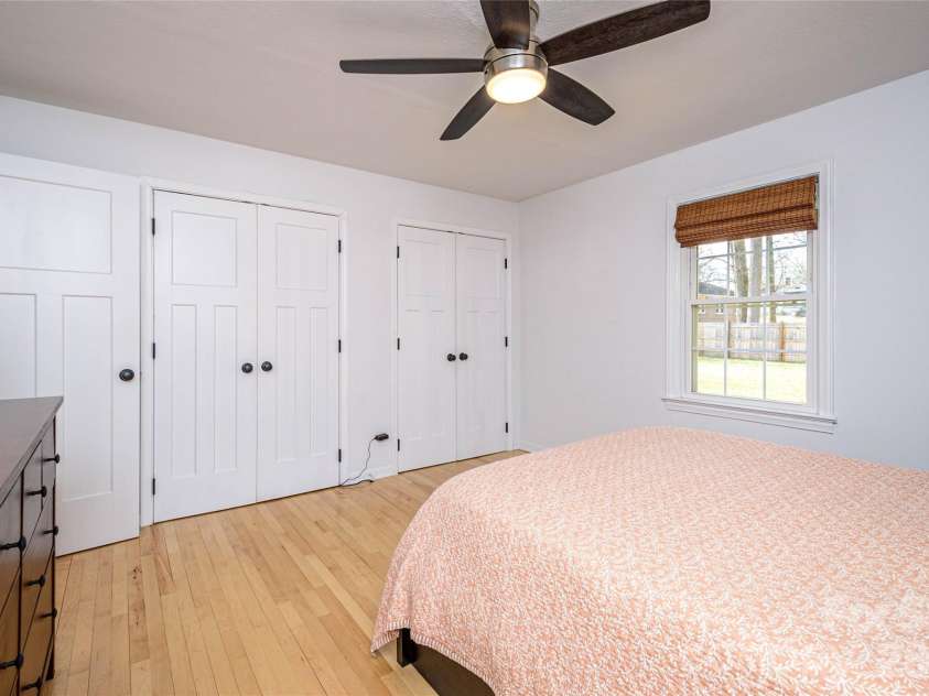 116 Thornbird Avenue, Hendersonville, NC 28792.  MLS# CAR4347175, YatesRealty ID 16159. 