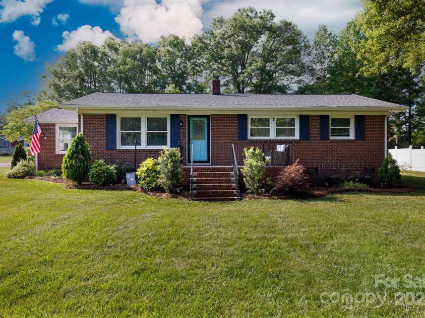 192 Bailey Avenue, Rock Hill, SC 29732.  MLS# CAR4253976, YatesRealty ID 16159. 