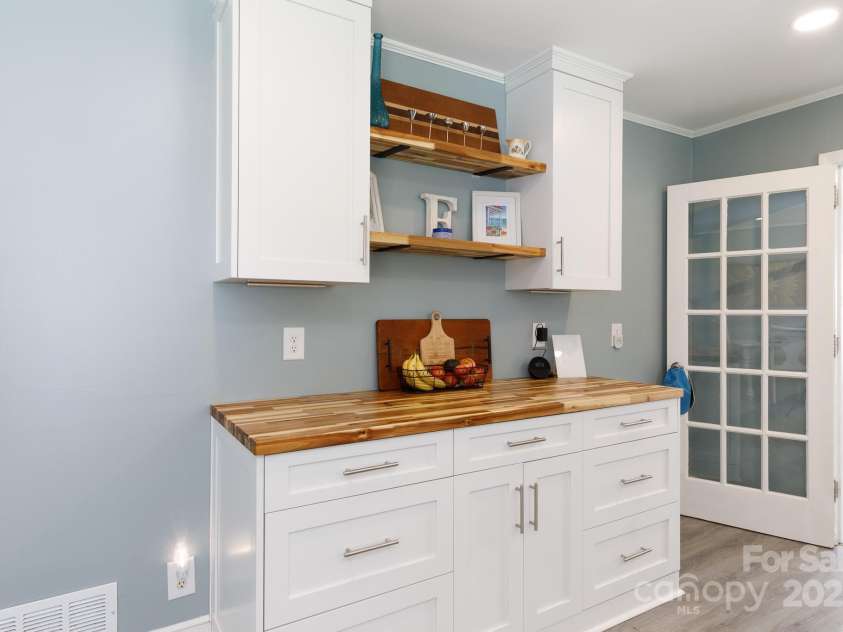 192 Bailey Avenue, Rock Hill, SC 29732.  MLS# CAR4253976, YatesRealty ID 16159. 