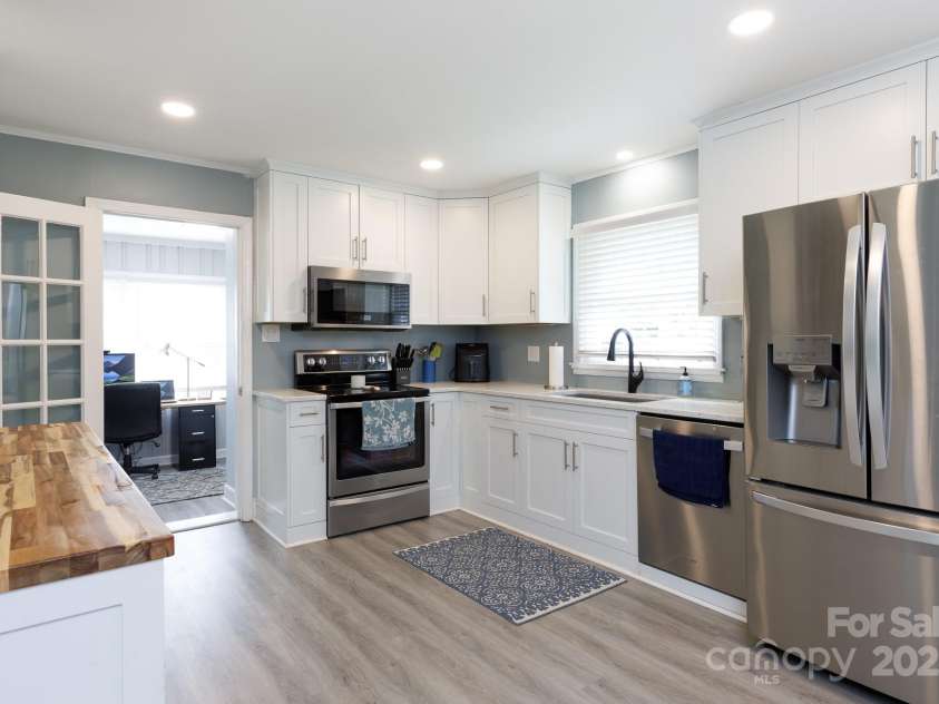 192 Bailey Avenue, Rock Hill, SC 29732.  MLS# CAR4253976, YatesRealty ID 16159. 