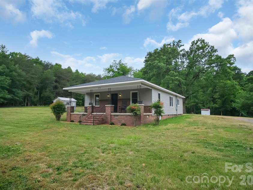273 Stanley Spencer Mtn Road, Stanley, NC 28056.  MLS# CAR4376300, YatesRealty ID 1616. 