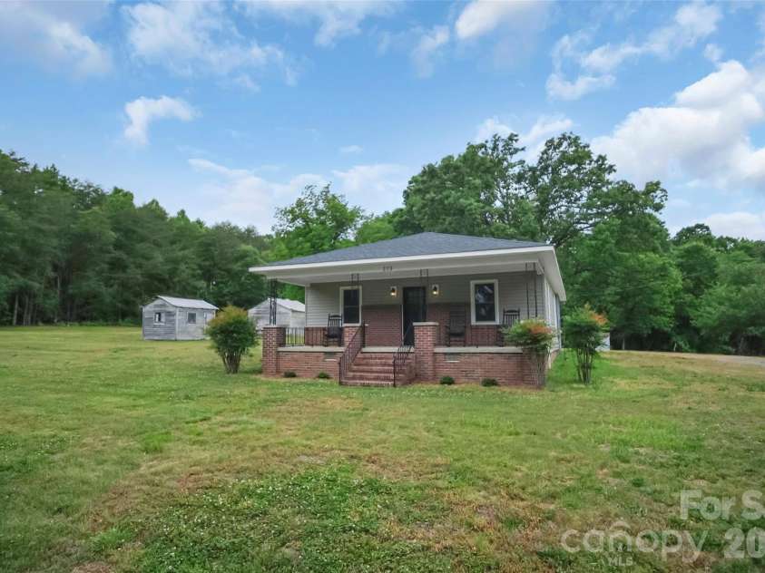 273 Stanley Spencer Mtn Road, Stanley, NC 28056.  MLS# CAR4376300, YatesRealty ID 1616. 