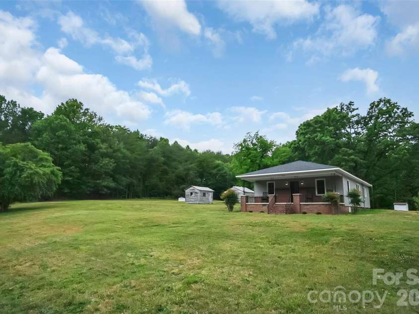 273 Stanley Spencer Mtn Road, Stanley, NC 28056.  MLS# CAR4376300, YatesRealty ID 1616. 