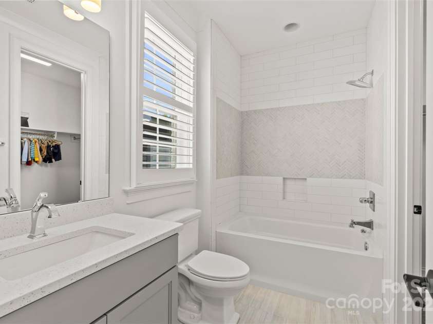 6013 Camile Court, Charlotte, NC 28226.  MLS# CAR4262640, YatesRealty ID 16161. 
