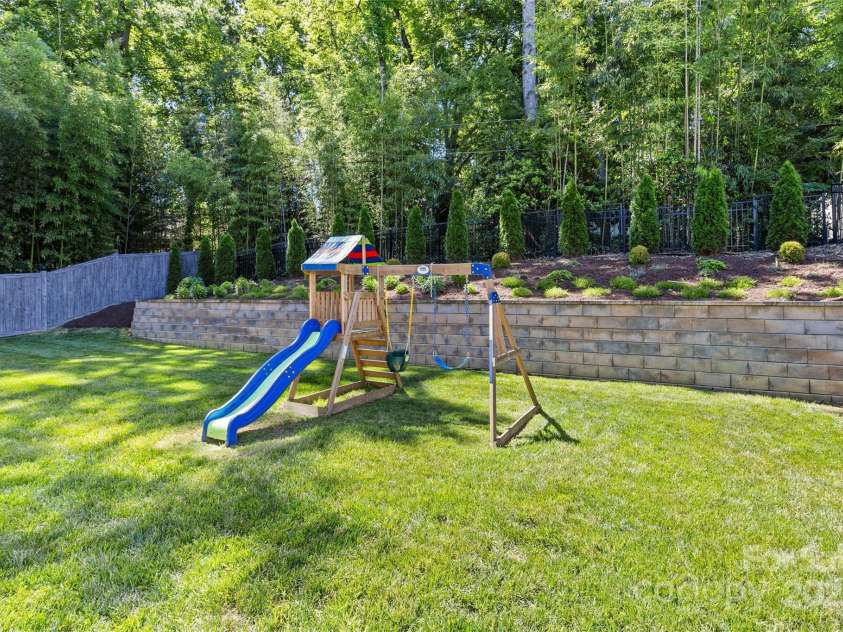 6013 Camile Court, Charlotte, NC 28226.  MLS# CAR4262640, YatesRealty ID 16161. 