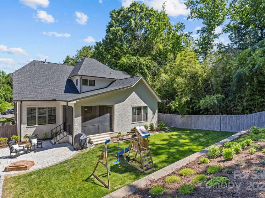 6013 Camile Court, Charlotte, NC 28226.  MLS# CAR4262640, YatesRealty ID 16161. 