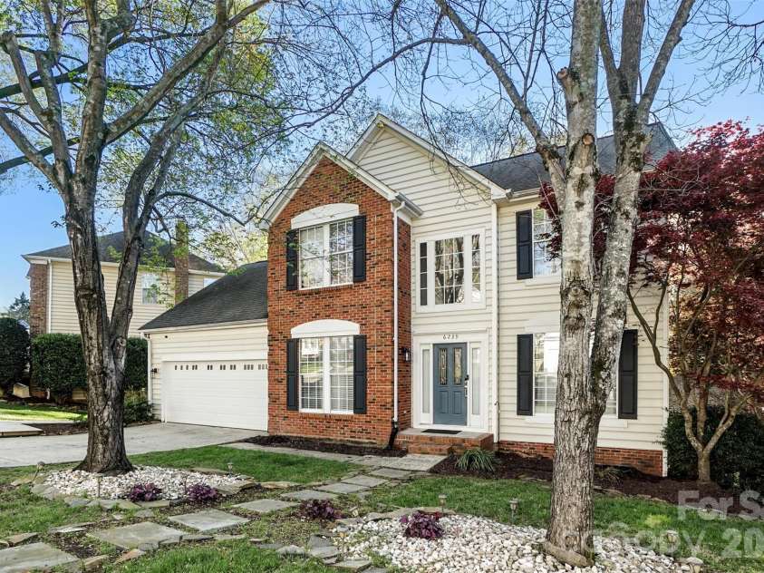 6239 Skyline Drive, Charlotte, NC 28269.  MLS# CAR4415067, YatesRealty ID 16161. 