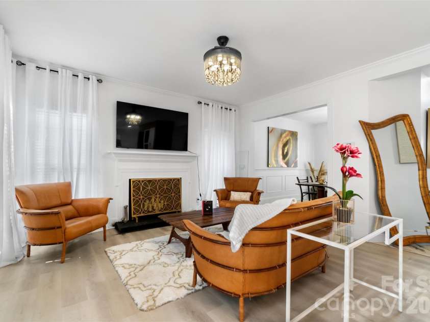 6239 Skyline Drive, Charlotte, NC 28269.  MLS# CAR4415067, YatesRealty ID 16161. 