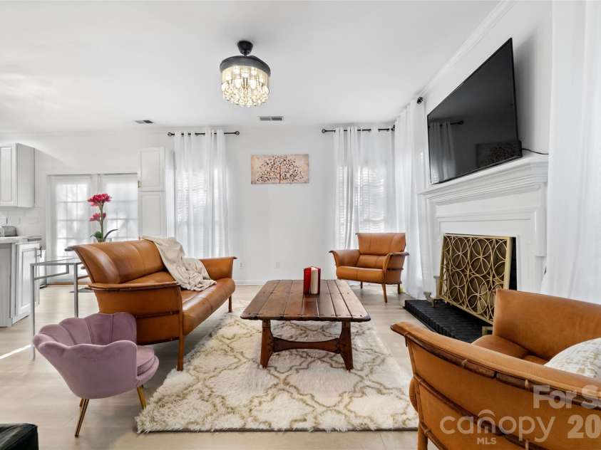 6239 Skyline Drive, Charlotte, NC 28269.  MLS# CAR4415067, YatesRealty ID 16161. 