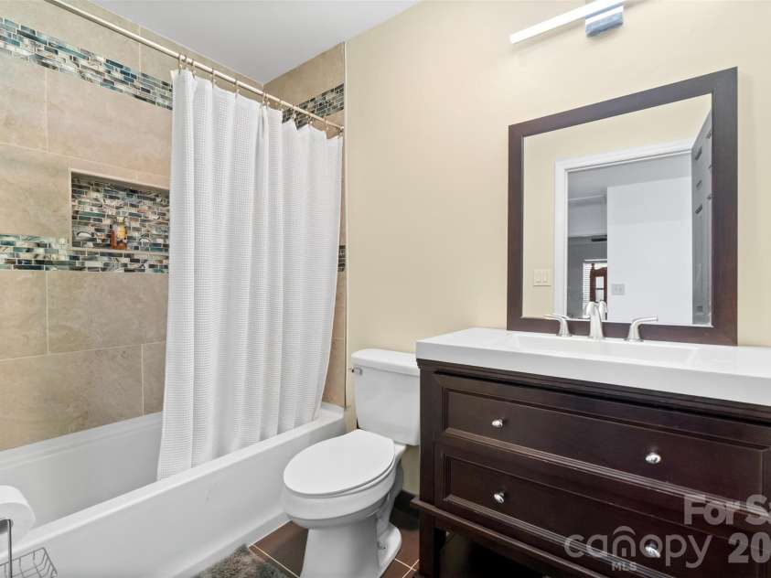 6239 Skyline Drive, Charlotte, NC 28269.  MLS# CAR4415067, YatesRealty ID 16161. 
