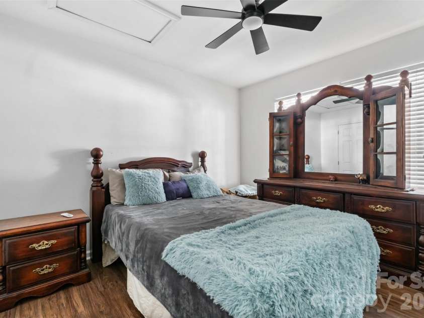 6239 Skyline Drive, Charlotte, NC 28269.  MLS# CAR4415067, YatesRealty ID 16161. 