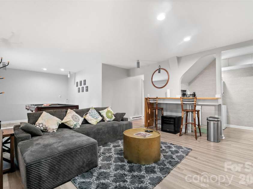 6239 Skyline Drive, Charlotte, NC 28269.  MLS# CAR4415067, YatesRealty ID 16161. 