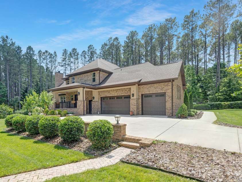 102 Antioch Plantation Drive, Matthews, NC 28104.  MLS# CAR4263408, YatesRealty ID 16162. 