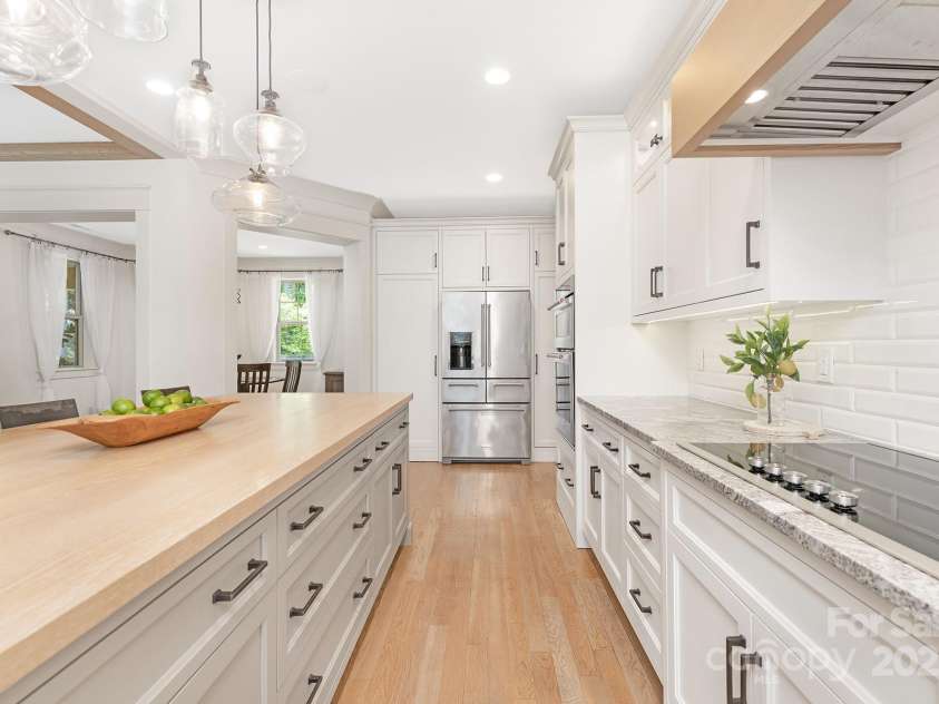 102 Antioch Plantation Drive, Matthews, NC 28104.  MLS# CAR4263408, YatesRealty ID 16162. 