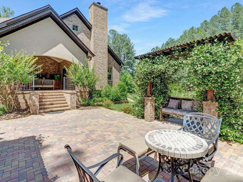 102 Antioch Plantation Drive, Matthews, NC 28104.  MLS# CAR4263408, YatesRealty ID 16162. 