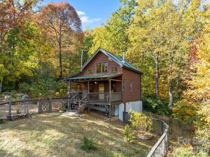 121 Pairofdice Way, Lake Lure, NC 28746.  MLS# CAR4360538, YatesRealty ID 16162. 