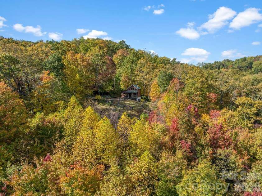121 Pairofdice Way, Lake Lure, NC 28746.  MLS# CAR4360538, YatesRealty ID 16162. 