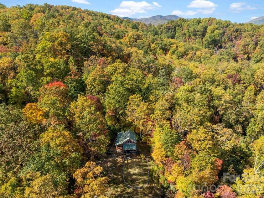 121 Pairofdice Way, Lake Lure, NC 28746.  MLS# CAR4360538, YatesRealty ID 16162. 