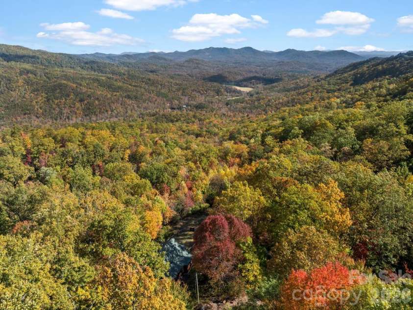 121 Pairofdice Way, Lake Lure, NC 28746.  MLS# CAR4360538, YatesRealty ID 16162. 