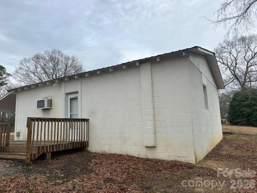 621 Elm Street, Marshville, NC 28103.  MLS# CAR4337317, YatesRealty ID 16163. 