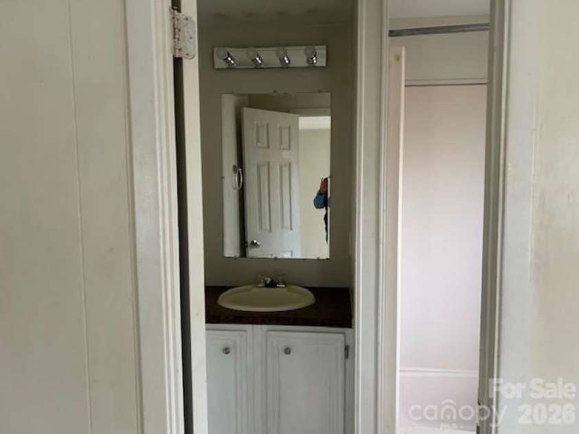 621 Elm Street, Marshville, NC 28103.  MLS# CAR4337317, YatesRealty ID 16163. 