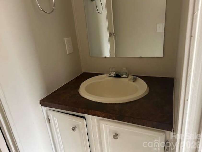 621 Elm Street, Marshville, NC 28103.  MLS# CAR4337317, YatesRealty ID 16163. 