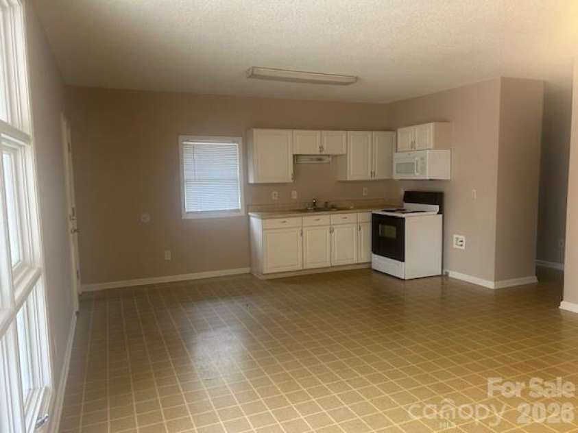 621 Elm Street, Marshville, NC 28103.  MLS# CAR4337317, YatesRealty ID 16163. Kitchen