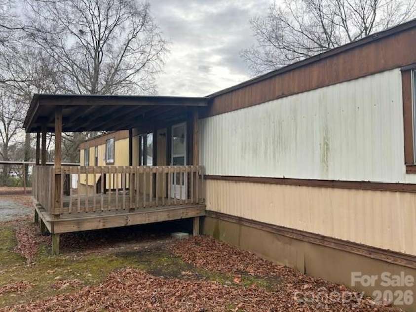 621 Elm Street, Marshville, NC 28103.  MLS# CAR4337317, YatesRealty ID 16163. Mobile home
