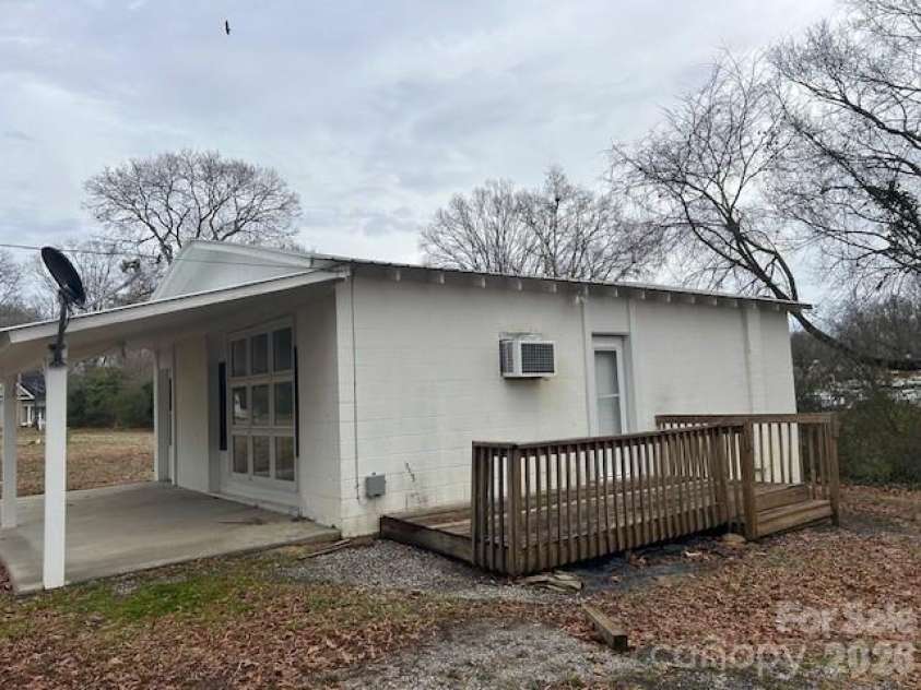 621 Elm Street, Marshville, NC 28103.  MLS# CAR4337317, YatesRealty ID 16163. Side deck
