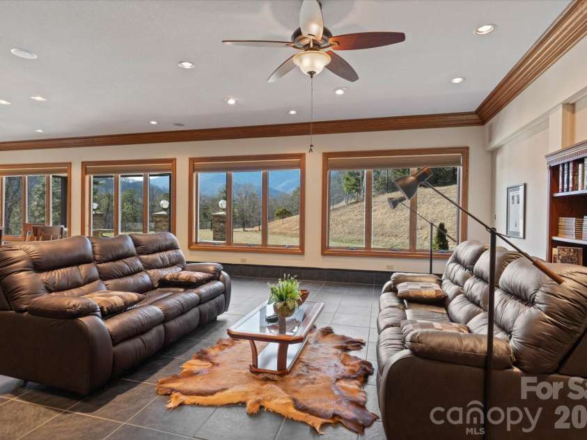151 Pine Ridge Road, Burnsville, NC 28714.  MLS# CAR4217330, YatesRealty ID 16164. 