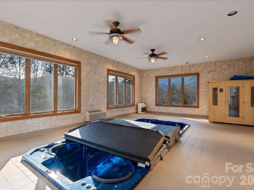 151 Pine Ridge Road, Burnsville, NC 28714.  MLS# CAR4217330, YatesRealty ID 16164. 