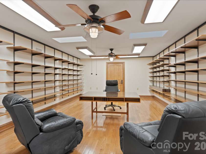 151 Pine Ridge Road, Burnsville, NC 28714.  MLS# CAR4217330, YatesRealty ID 16164. 