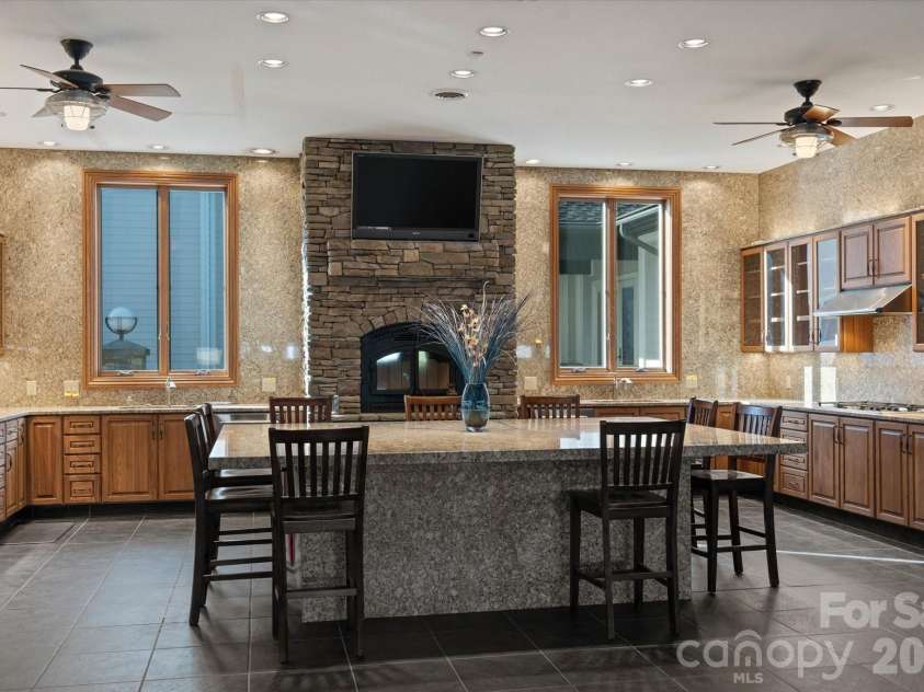 151 Pine Ridge Road, Burnsville, NC 28714.  MLS# CAR4217330, YatesRealty ID 16164. 