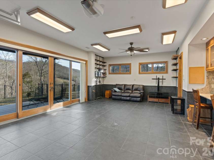 151 Pine Ridge Road, Burnsville, NC 28714.  MLS# CAR4217330, YatesRealty ID 16164. 