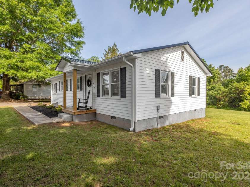 1520 Main Church Extension, Mocksville, NC 27028.  MLS# CAR4252703, YatesRealty ID 16164. 