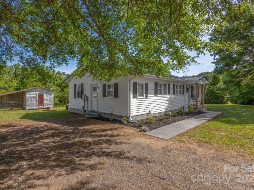 1520 Main Church Extension, Mocksville, NC 27028.  MLS# CAR4252703, YatesRealty ID 16164. 