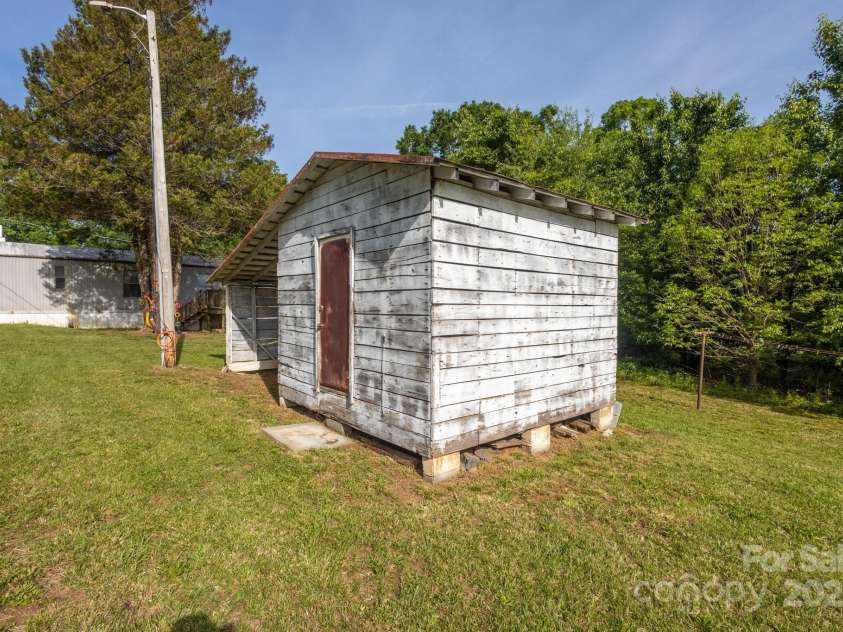 1520 Main Church Extension, Mocksville, NC 27028.  MLS# CAR4252703, YatesRealty ID 16164. 