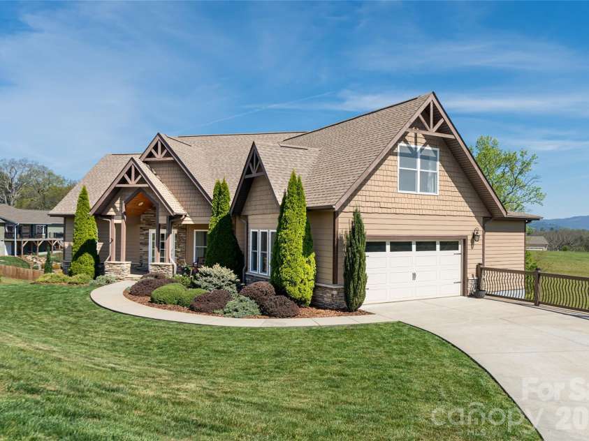 12 Horizon View Lane, Alexander, NC 28701.  MLS# CAR4373999, YatesRealty ID 16165. 12 Horizon View Lane
