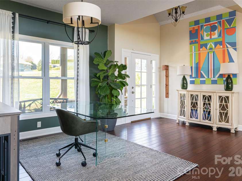 12 Horizon View Lane, Alexander, NC 28701.  MLS# CAR4373999, YatesRealty ID 16165. Foyer + Dining