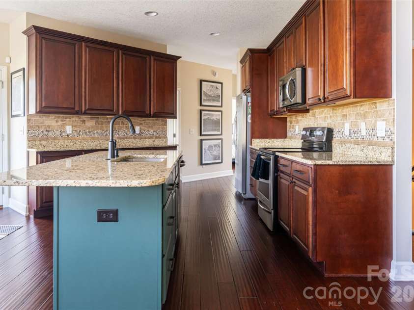 12 Horizon View Lane, Alexander, NC 28701.  MLS# CAR4373999, YatesRealty ID 16165. Spacious kitchen