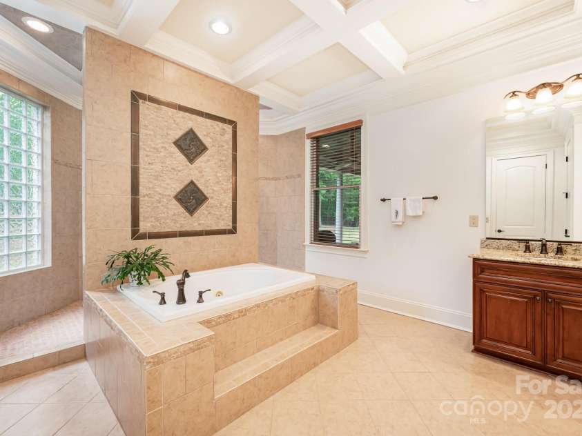 925 Giacomo Drive, Waxhaw, NC 28173.  MLS# CAR4251313, YatesRealty ID 16165. 