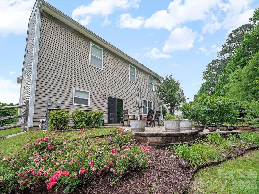 2306 Nettleton Court, Matthews, NC 28105.  MLS# CAR4346998, YatesRealty ID 16167. Backyard