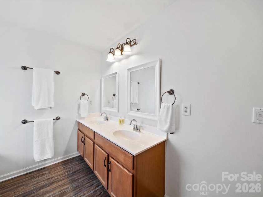 2306 Nettleton Court, Matthews, NC 28105.  MLS# CAR4346998, YatesRealty ID 16167. Owner's Bath