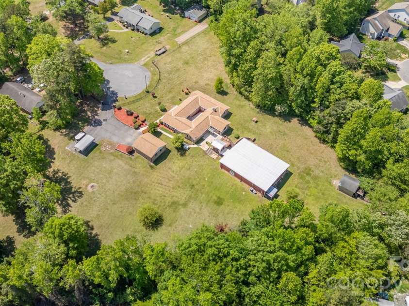 14834 Pawnee Trail, Matthews, NC 28104.  MLS# CAR4251720, YatesRealty ID 16168. 