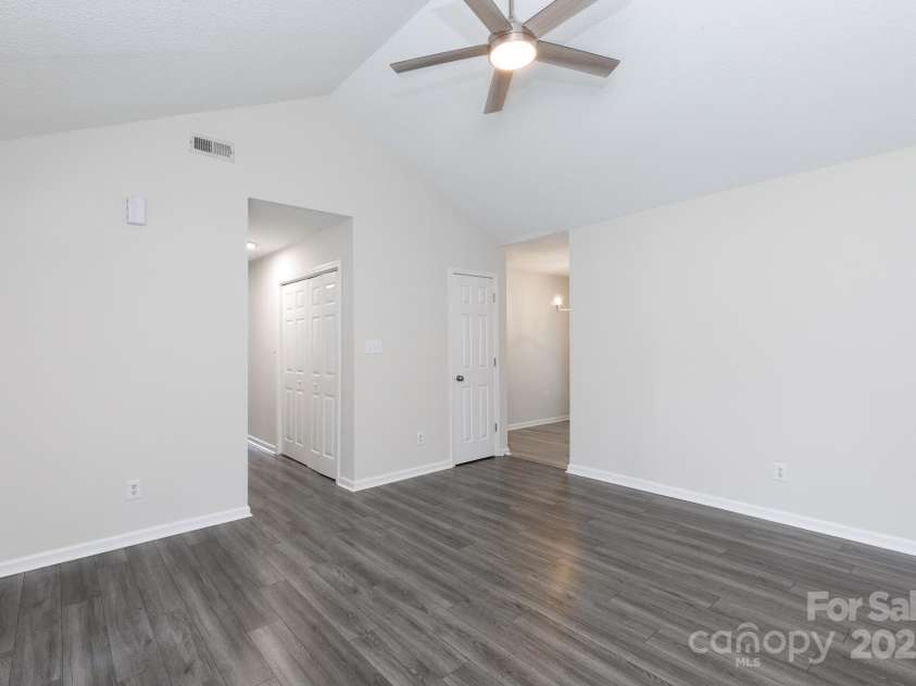 112 Brookshire Drive, Fort Mill, SC 29715.  MLS# CAR4256696, YatesRealty ID 16169. 