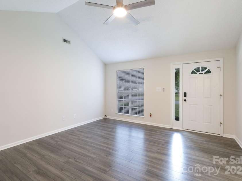 112 Brookshire Drive, Fort Mill, SC 29715.  MLS# CAR4256696, YatesRealty ID 16169. 