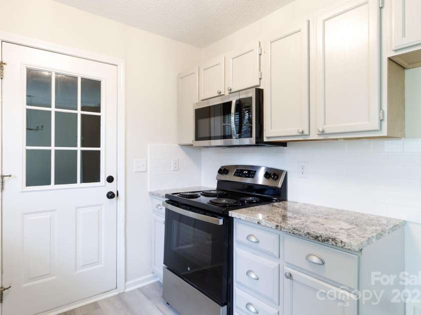 112 Brookshire Drive, Fort Mill, SC 29715.  MLS# CAR4256696, YatesRealty ID 16169. 
