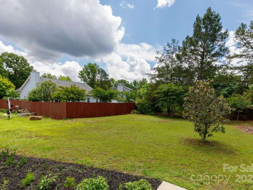 112 Brookshire Drive, Fort Mill, SC 29715.  MLS# CAR4256696, YatesRealty ID 16169. 