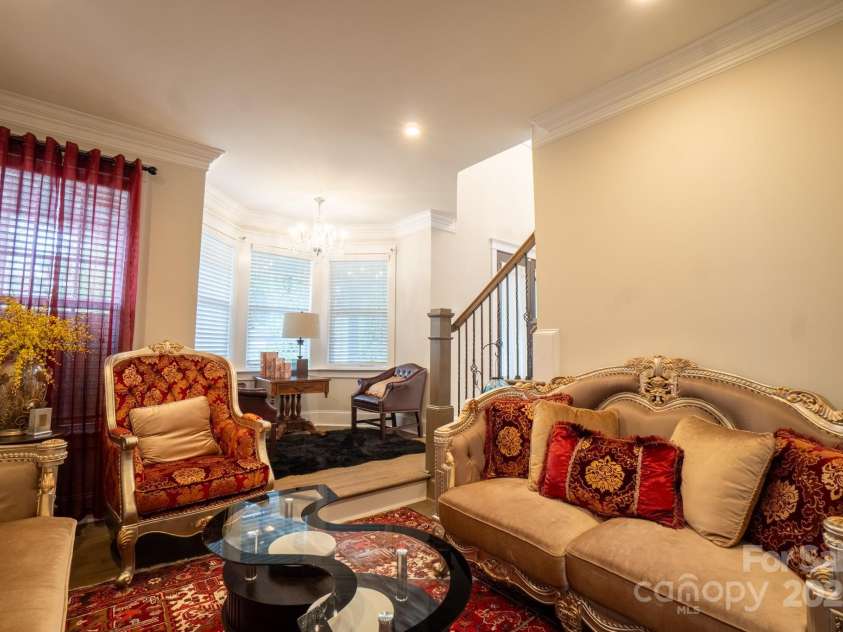 2706 Hilliard Drive, Charlotte, NC 28205.  MLS# CAR4298179, YatesRealty ID 1617. 